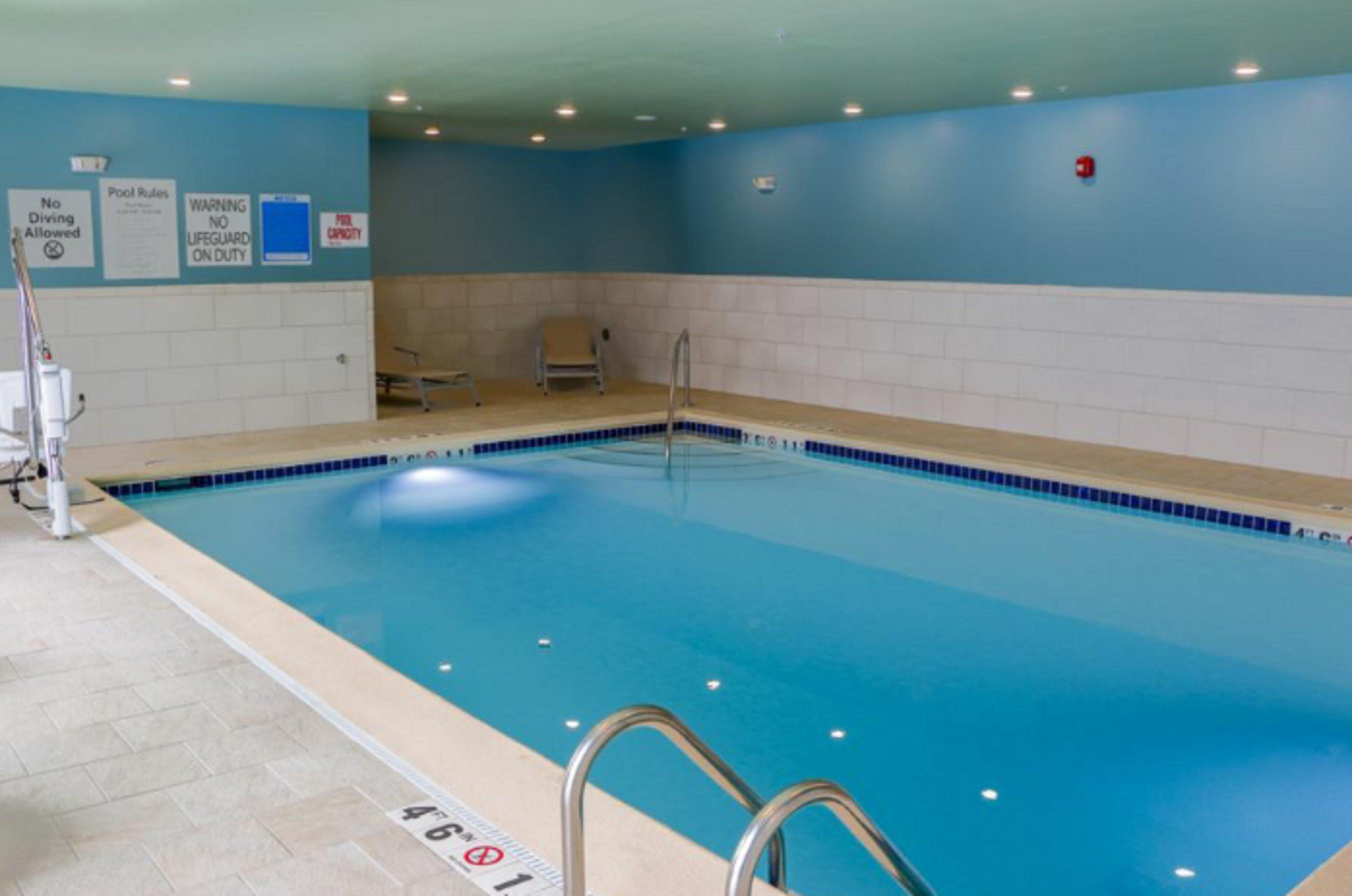 Holiday Inn Express & Suites - Detroit North - Roseville By Ihg Zewnętrze zdjęcie