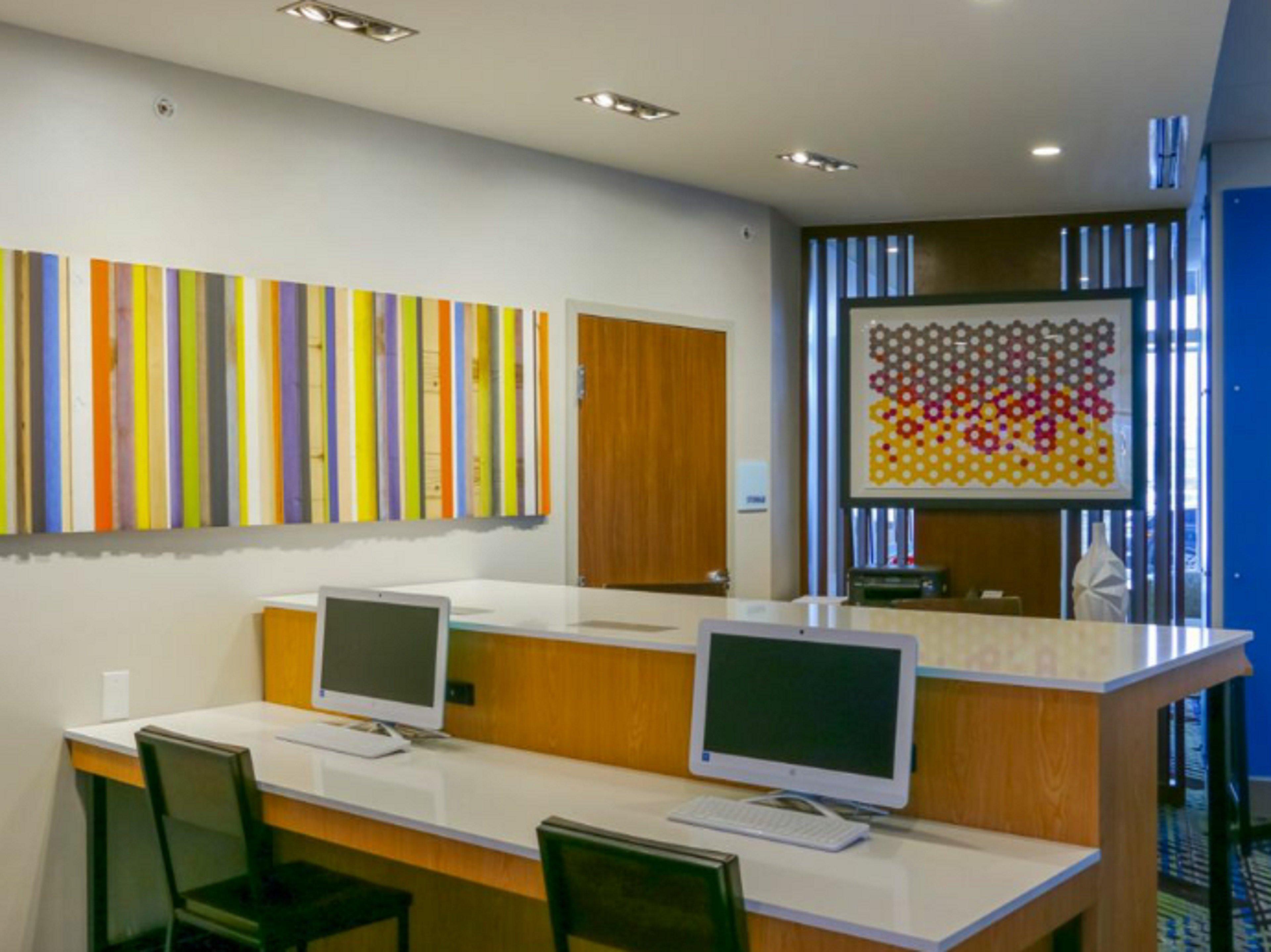 Holiday Inn Express & Suites - Detroit North - Roseville By Ihg Zewnętrze zdjęcie