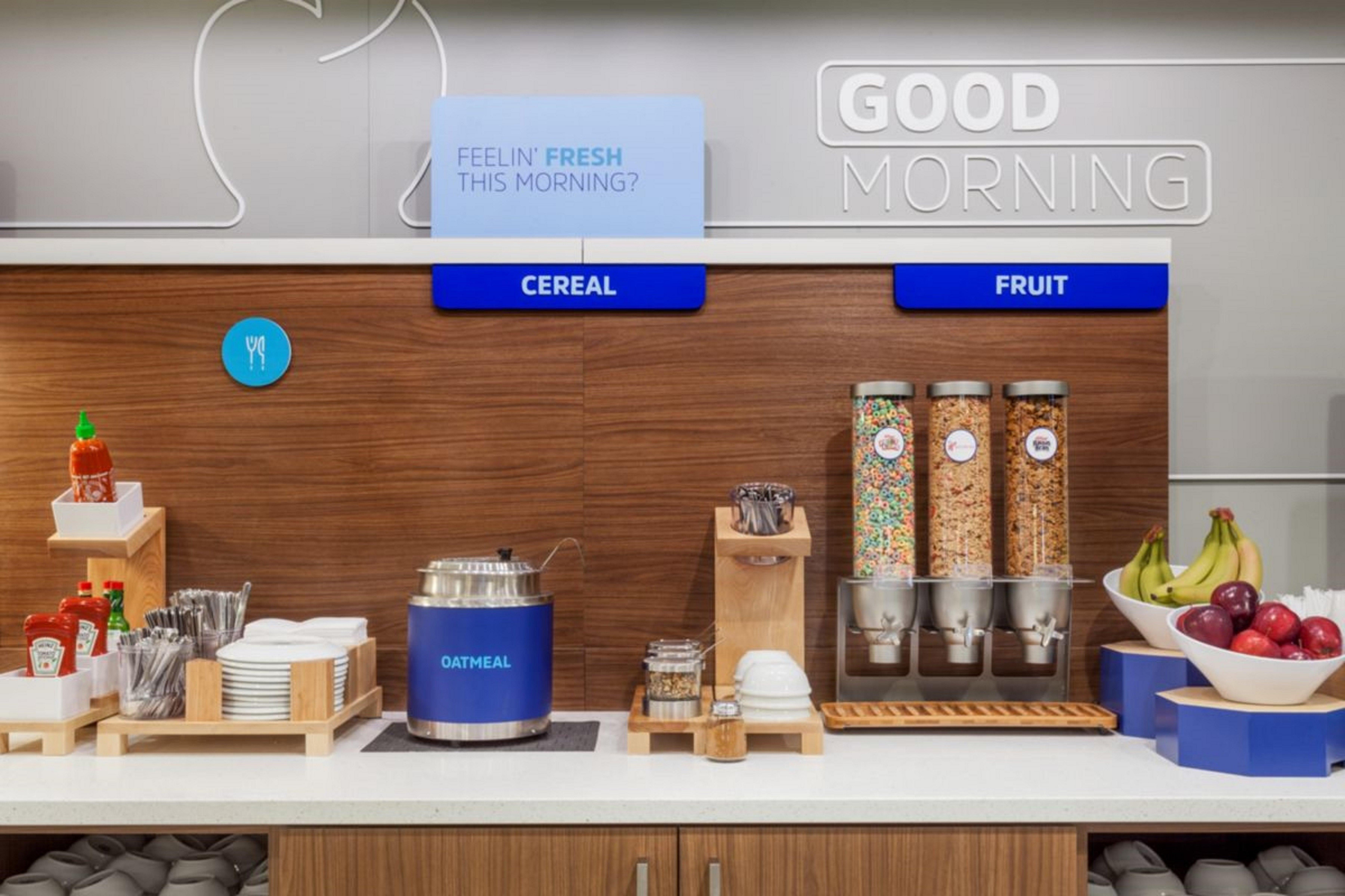 Holiday Inn Express & Suites - Detroit North - Roseville By Ihg Zewnętrze zdjęcie