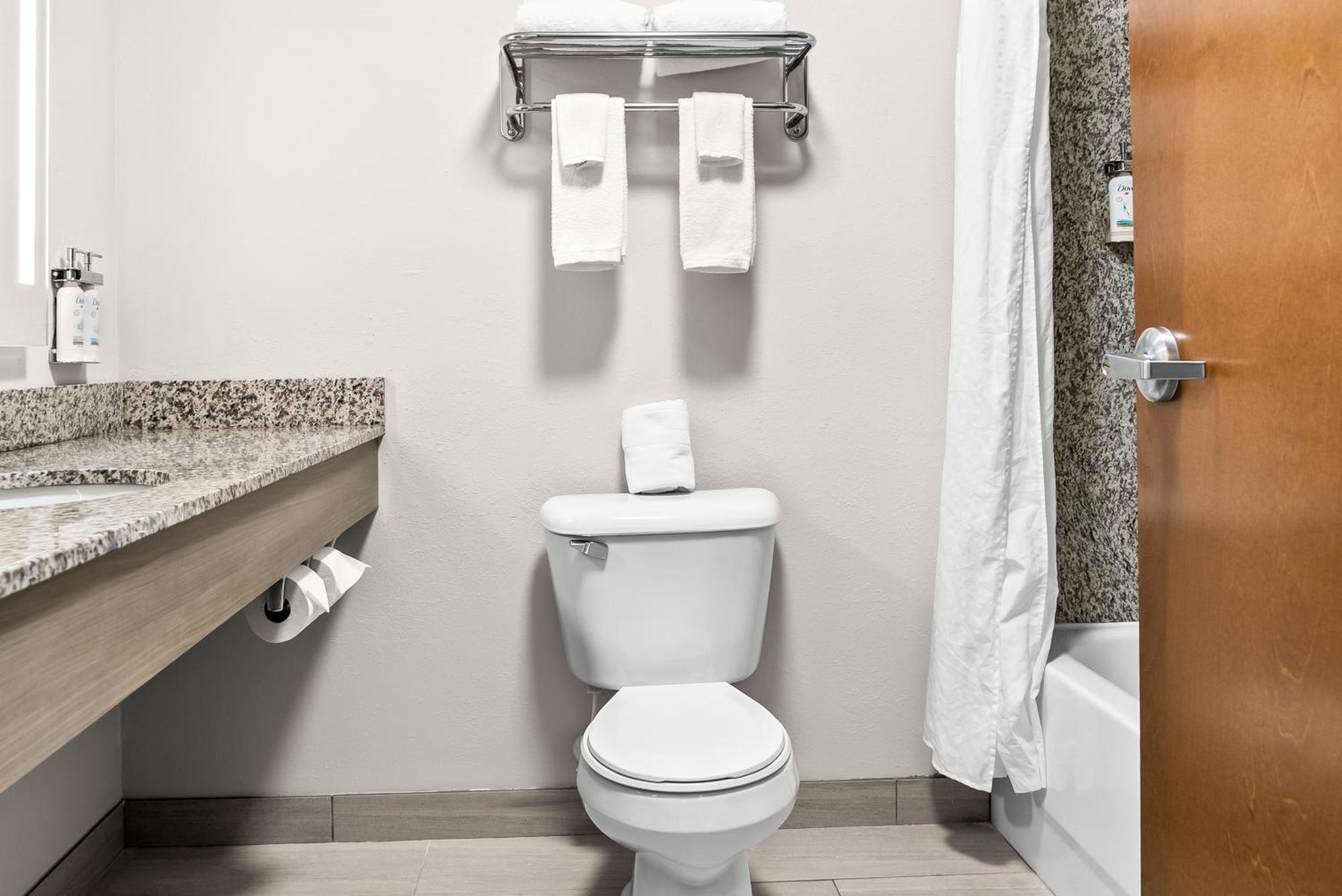 Holiday Inn Express & Suites - Detroit North - Roseville By Ihg Zewnętrze zdjęcie