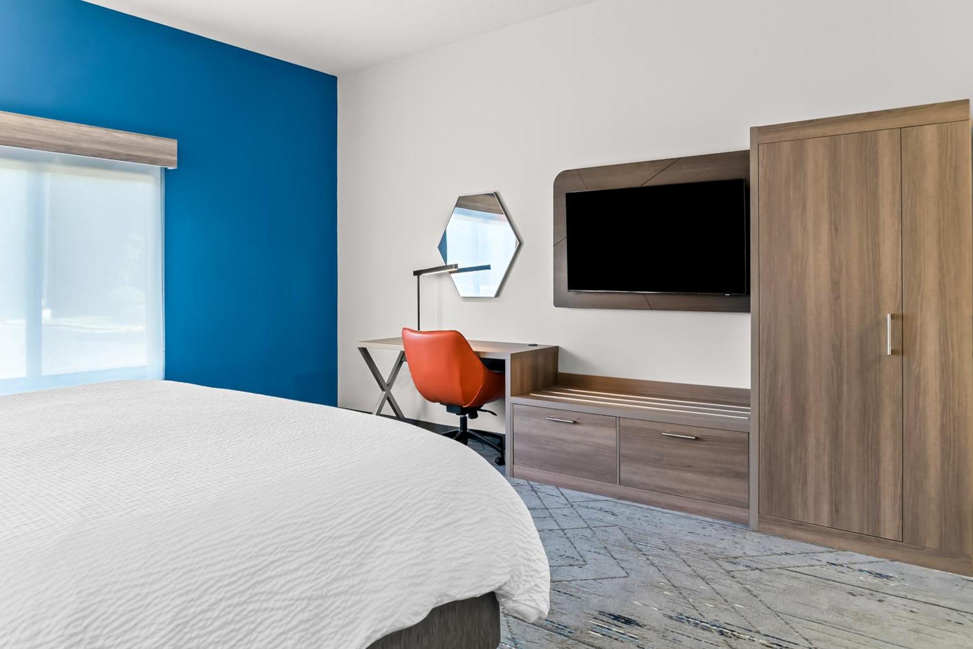 Holiday Inn Express & Suites - Detroit North - Roseville By Ihg Zewnętrze zdjęcie