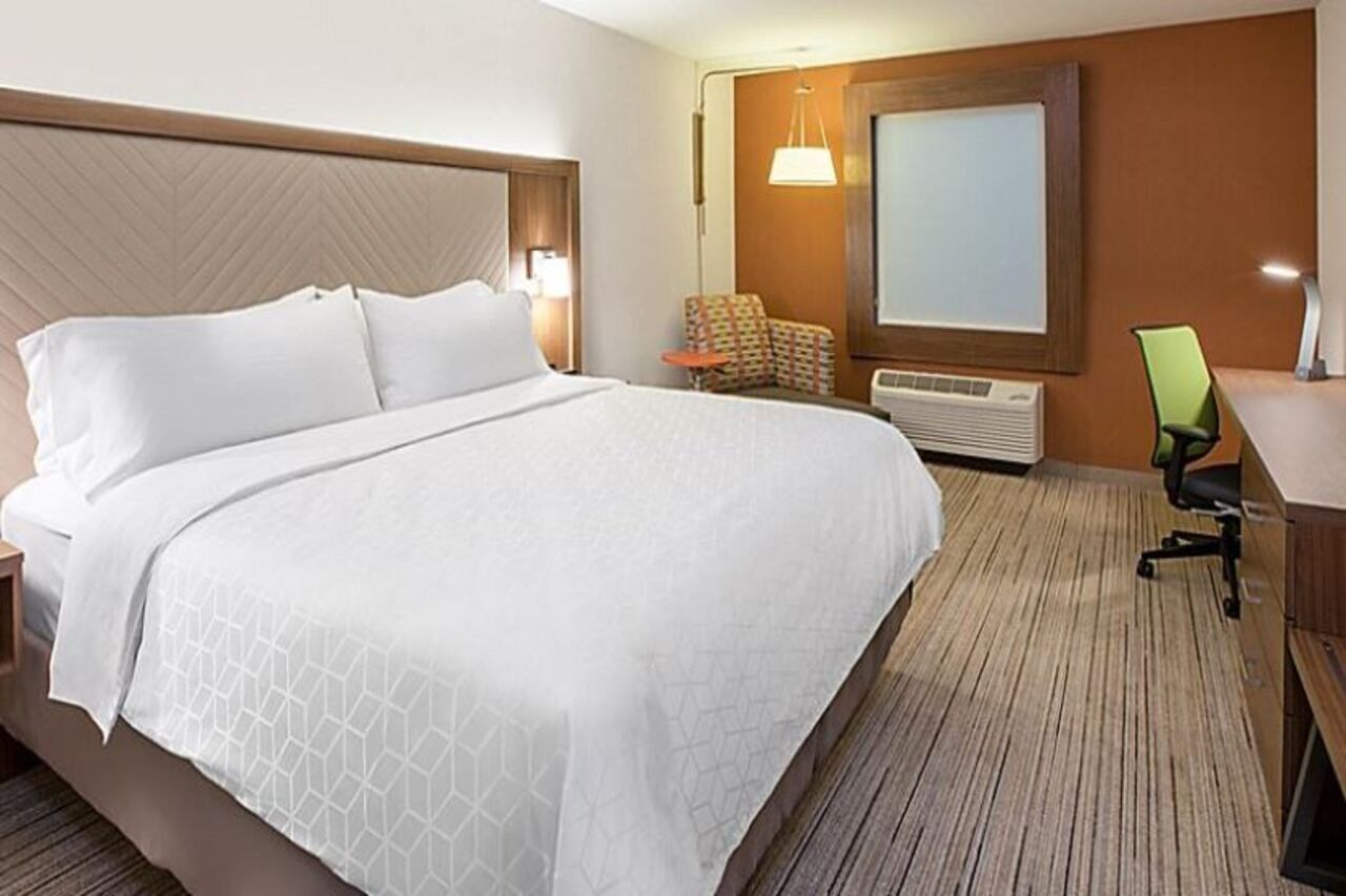 Holiday Inn Express & Suites - Detroit North - Roseville By Ihg Zewnętrze zdjęcie